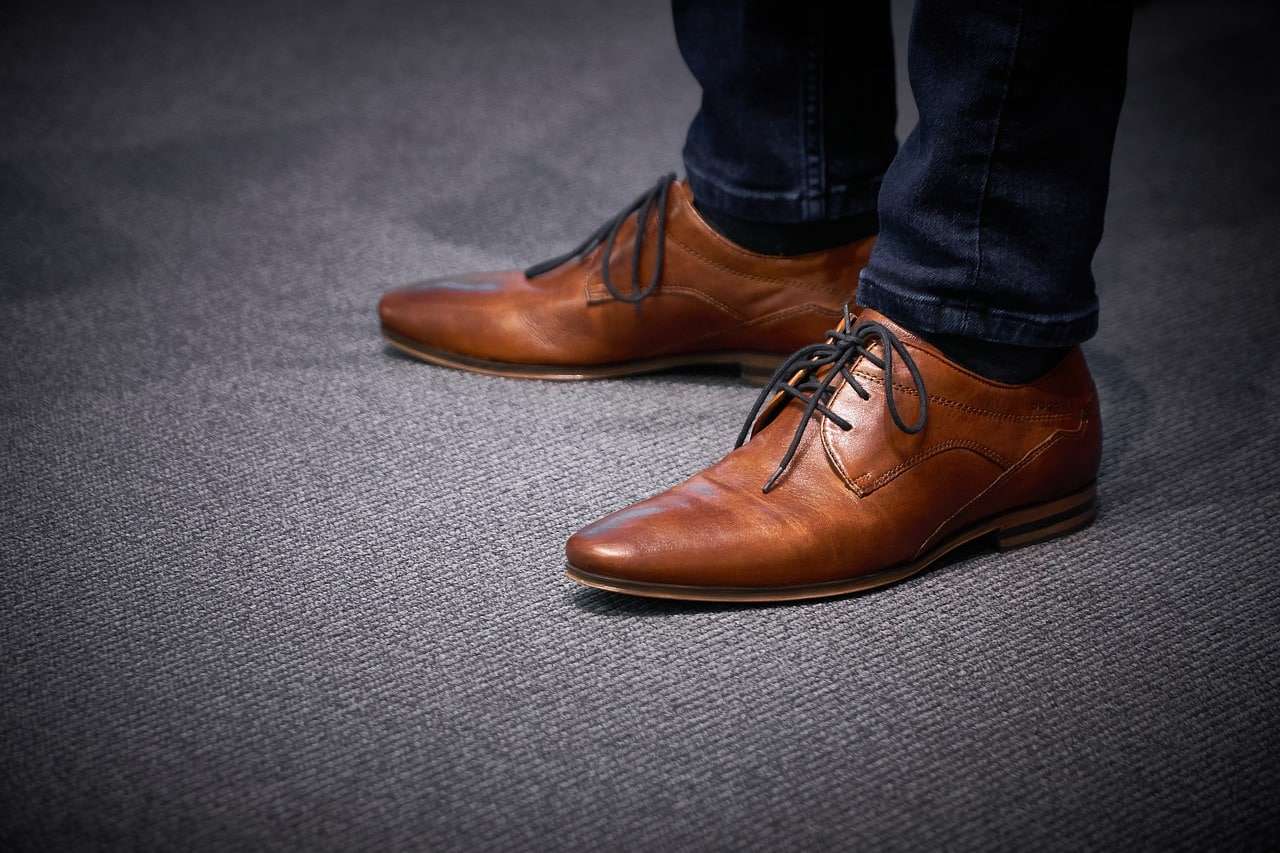 The Ultimate Leather Shoes Guide for Men: Style, Maintenance, and Selection Tips